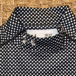 Under Armour ColdGear Mock Black w/ White Star Long Sleeve Top sz Small Fitted